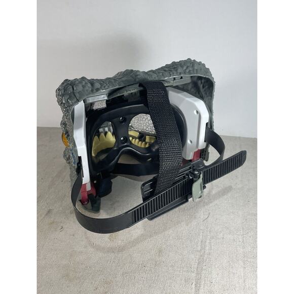 Jurassic World Park Chomp 'n Roar Blue Velociraptor Raptor Dinosaur Mask Toy - Picture 4 of 6